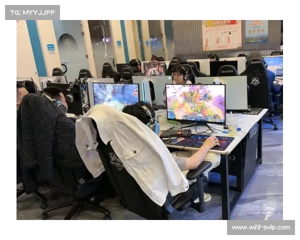 传手机,夸队友!Jiejie:真牛啊,大伙儿~ 电竞比赛中的团队默契与互相鼓励 传手机,夸队友!Jiejie:真牛啊,大伙儿~ 电竞比赛中的团队默契与互相鼓励